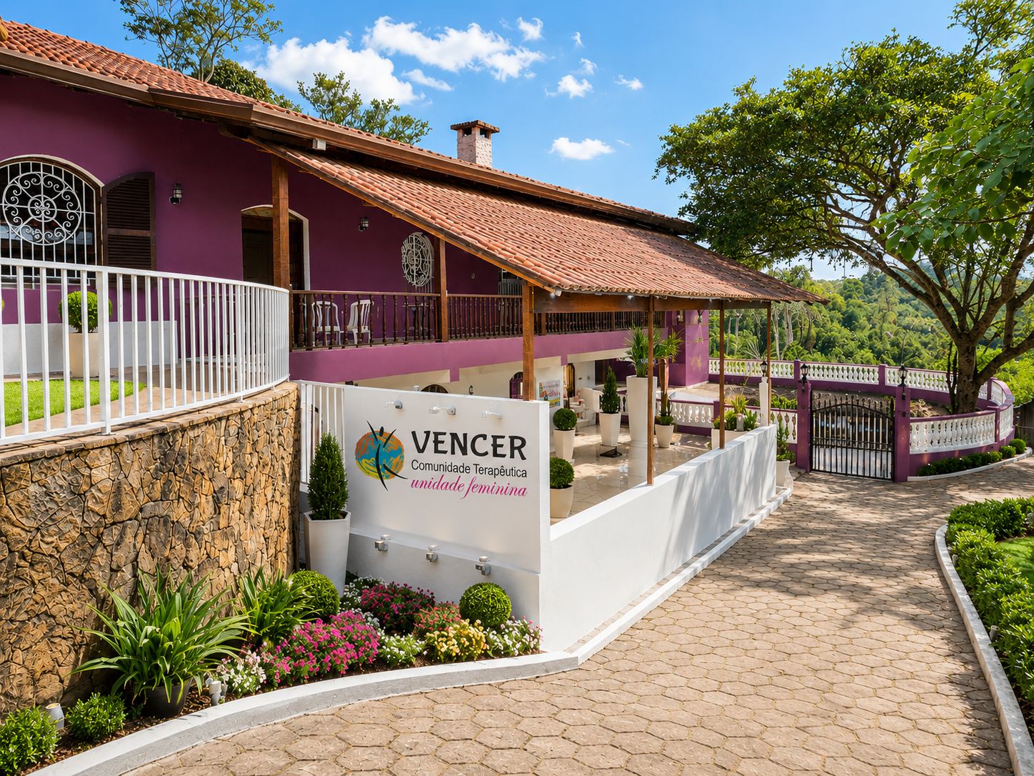 Fachada e jardins — Unidade 02